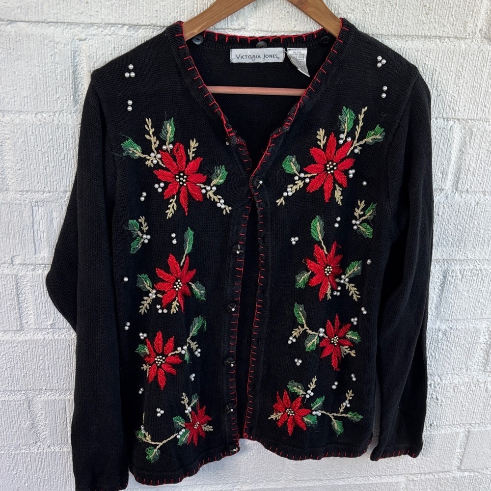 Victoria Jones Knit Vintage Poinsettia Black Floral Beaded Sequins Sweater